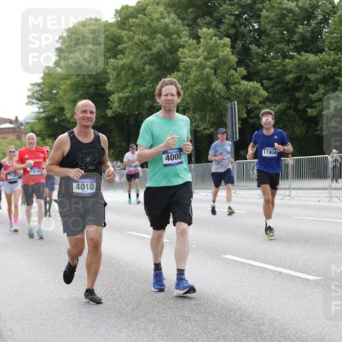 29.06.2025 - hella hamburg halbmarathon Jannik Wohlers http://msf.ph/oto/8194736 29.06.2025 10:24:33 Lombardsbrücke 1740, 2000, 2108, 2249, 4008, 4010, 4444, 5126, 7778, 9573, 11400, 14649, 14898, 15124, 15153, 15942, 17185, 17535, 17954, 18194, 18198 meine-sportfotos.de