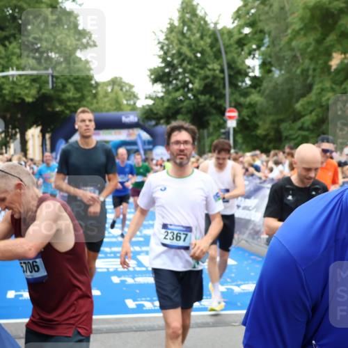 29.06.2025 - hella hamburg halbmarathon Zöllner http://msf.ph/oto/8194756 29.06.2025 10:45:29 Ziel 1697, 2367, 2470, 3186, 11469, 12277, 12643, 14703, 16725, 17499, 18407, 18638 meine-sportfotos.de