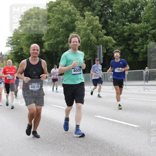 29.06.2025 - hella hamburg halbmarathon Jannik Wohlers http://msf.ph/oto/8194800 29.06.2025 10:24:33 Lombardsbrücke 1740, 2000, 2108, 2249, 4008, 4010, 4444, 5126, 7778, 9573, 11400, 14649, 14898, 15124, 15153, 15942, 17185, 17535, 17954, 18194, 18198 meine-sportfotos.de