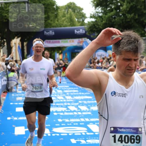 29.06.2025 - hella hamburg halbmarathon Zöllner http://msf.ph/oto/8194910 29.06.2025 10:35:16 Ziel 4740, 7628, 7867, 12514, 15415, 17022 meine-sportfotos.de