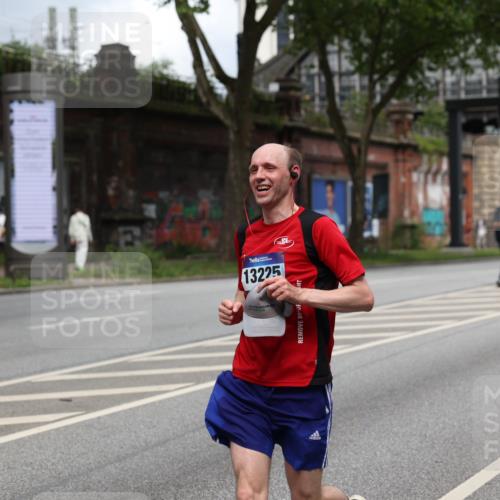 29.06.2025 - hella hamburg halbmarathon Yannick Fuchs http://msf.ph/oto/8194958 29.06.2025 10:44:13 20KM 1216, 1321, 2020, 2234, 2788, 3296, 3414, 3543, 3852, 3947, 4247, 4933, 5447, 5894, 6125, 6282, 8153, 8313, 8454, 8576, 8657, 8689, 8813, 8899, 8921, 9031, 9303, 9551, 10480, 10750, 11339, 11975, 12203, 12235, 12527, 12733, 13159, 13225, 13282, 13463, 13609, 13758, 13812, 14562, 14794, 15620, 15966, 16000, 16242, 16403, 16732, 16887, 17001, 17282, 17319, 18228, 18229, 18451, 18499, 18884 meine-sportfotos.de
