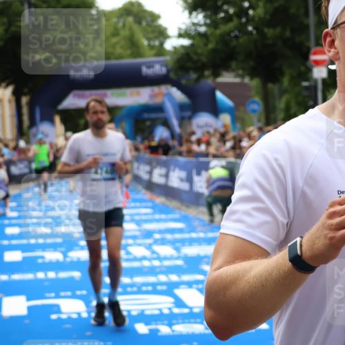 29.06.2025 - hella hamburg halbmarathon Zöllner http://msf.ph/oto/8195005 29.06.2025 10:35:18 Ziel 4740, 7867, 12514, 13798, 14789, 15415, 15773 meine-sportfotos.de