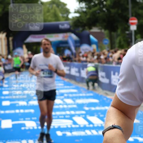 29.06.2025 - hella hamburg halbmarathon Zöllner http://msf.ph/oto/8195018 29.06.2025 10:35:18 Ziel 4740, 7867, 12514, 13798, 14789, 15415, 15773 meine-sportfotos.de