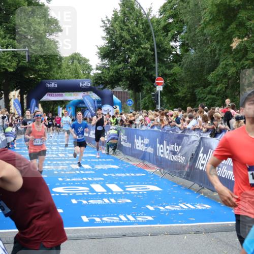 29.06.2025 - hella hamburg halbmarathon Zöllner http://msf.ph/oto/8195028 29.06.2025 10:45:36 Ziel 2138, 2415, 5623, 6831, 8374, 8668, 11291, 11495, 12154, 14062, 15666, 16725, 18878 meine-sportfotos.de