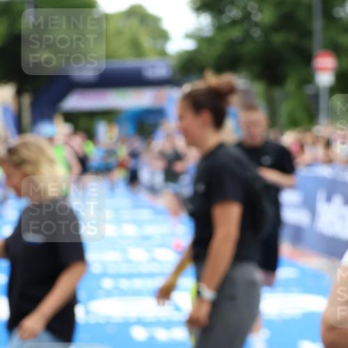 29.06.2025 - hella hamburg halbmarathon Zöllner http://msf.ph/oto/8195045 29.06.2025 10:35:21 Ziel 4944, 7867, 10877, 11898, 12514, 13798, 14789, 15415, 15701, 15773 meine-sportfotos.de