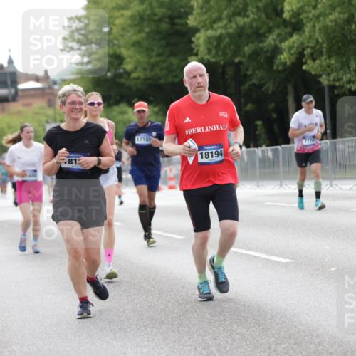29.06.2025 - hella hamburg halbmarathon Jannik Wohlers http://msf.ph/oto/8195065 29.06.2025 10:24:35 Lombardsbrücke 1740, 2000, 2108, 2249, 4008, 4010, 4444, 5126, 7778, 8083, 9573, 11400, 11921, 14649, 14898, 15124, 15153, 15679, 15942, 17185, 17954, 18194, 18198 meine-sportfotos.de