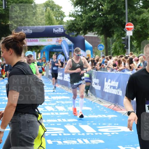 29.06.2025 - hella hamburg halbmarathon Zöllner http://msf.ph/oto/8195074 29.06.2025 10:35:22 Ziel 4944, 7867, 10877, 11898, 12514, 13798, 14789, 15701, 15773 meine-sportfotos.de