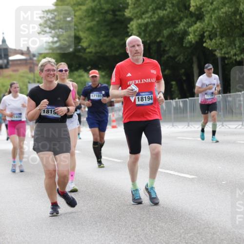 29.06.2025 - hella hamburg halbmarathon Jannik Wohlers http://msf.ph/oto/8195079 29.06.2025 10:24:35 Lombardsbrücke 1740, 2000, 2108, 2249, 4008, 4010, 4444, 5126, 7778, 8083, 9573, 11400, 11921, 14649, 14898, 15124, 15153, 15679, 15942, 17185, 17954, 18194, 18198 meine-sportfotos.de