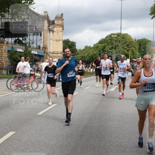 29.06.2025 - hella hamburg halbmarathon Yannick Fuchs http://msf.ph/oto/8195113 29.06.2025 10:44:14 20KM 1216, 1321, 2020, 2234, 2788, 3296, 3414, 3852, 3947, 4127, 4247, 4933, 5447, 5894, 6125, 6282, 8153, 8313, 8454, 8576, 8657, 8689, 8813, 8899, 8921, 9031, 9303, 9551, 10480, 10750, 11975, 12203, 12235, 12527, 12733, 13225, 13282, 13463, 13609, 13758, 13812, 14562, 14794, 15620, 15966, 16000, 16242, 16403, 16732, 16806, 16887, 17282, 17319, 18228, 18229, 18451, 18499, 18884 meine-sportfotos.de