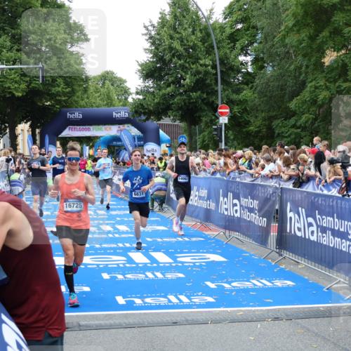 29.06.2025 - hella hamburg halbmarathon Zöllner http://msf.ph/oto/8195158 29.06.2025 10:45:37 Ziel 2138, 2415, 5623, 6831, 8374, 8668, 11291, 11495, 12154, 14062, 15666, 16725, 18862, 18878 meine-sportfotos.de