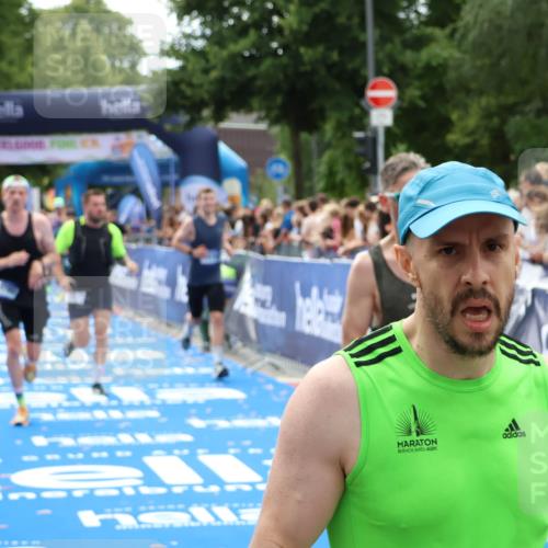 29.06.2025 - hella hamburg halbmarathon Zöllner http://msf.ph/oto/8195218 29.06.2025 10:35:23 Ziel 4944, 7867, 10877, 11898, 12514, 13798, 14789, 15390, 15701, 15773, 15931 meine-sportfotos.de