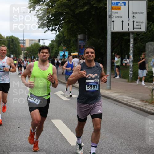 29.06.2025 - hella hamburg halbmarathon Yannick Fuchs http://msf.ph/oto/8195238 29.06.2025 10:31:35 20KM 1385, 1411, 1571, 3959, 4860, 4865, 5003, 5092, 5307, 5315, 5961, 6123, 6529, 7310, 7482, 7831, 8084, 8121, 8362, 9178, 9296, 9313, 10680, 10738, 11120, 11833, 13972, 14691, 15261, 15939, 16523, 17024, 17192, 17306, 17658, 17723, 18038, 18062, 18384, 18733, 18824 meine-sportfotos.de