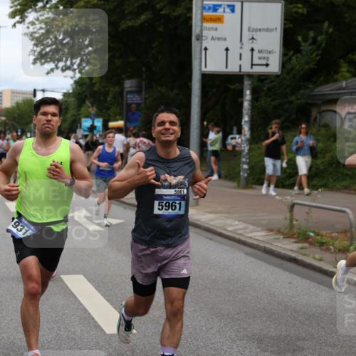 29.06.2025 - hella hamburg halbmarathon Yannick Fuchs http://msf.ph/oto/8195273 29.06.2025 10:31:35 20KM 1385, 1411, 1571, 3959, 4860, 4865, 5003, 5092, 5307, 5315, 5961, 6123, 6529, 7310, 7482, 7831, 8084, 8121, 8362, 9178, 9296, 9313, 10680, 10738, 11120, 11833, 13972, 14691, 15261, 15939, 16523, 17024, 17192, 17306, 17658, 17723, 18038, 18062, 18384, 18733, 18824 meine-sportfotos.de