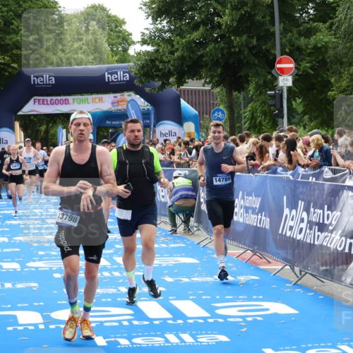 29.06.2025 - hella hamburg halbmarathon Zöllner http://msf.ph/oto/8195283 29.06.2025 10:35:24 Ziel 4944, 7867, 10877, 11898, 13798, 14789, 15390, 15701, 15773, 15931 meine-sportfotos.de