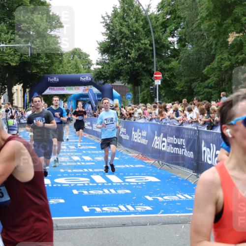 29.06.2025 - hella hamburg halbmarathon Zöllner http://msf.ph/oto/8195325 29.06.2025 10:45:39 Ziel 2138, 2415, 5623, 6071, 6831, 8374, 8668, 11291, 11495, 12154, 14062, 14764, 15666, 17674, 18862, 18878 meine-sportfotos.de