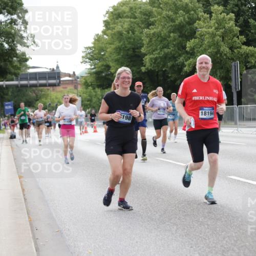 29.06.2025 - hella hamburg halbmarathon Jannik Wohlers http://msf.ph/oto/8195338 29.06.2025 10:24:36 Lombardsbrücke 1740, 2000, 2108, 2249, 3920, 4008, 4010, 4444, 5126, 7778, 8083, 9573, 11400, 11921, 14649, 15124, 15153, 15679, 15942, 17185, 17954, 18194, 18198 meine-sportfotos.de