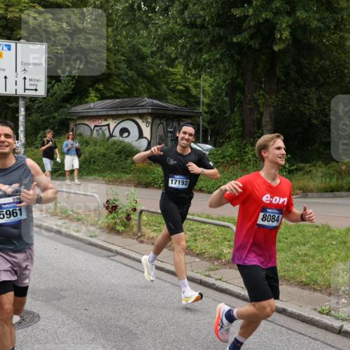 29.06.2025 - hella hamburg halbmarathon Yannick Fuchs http://msf.ph/oto/8195411 29.06.2025 10:31:35 20KM 1385, 1411, 1571, 3959, 4860, 4865, 5003, 5092, 5307, 5315, 5961, 6123, 6529, 7310, 7482, 7831, 8084, 8121, 8362, 9178, 9296, 9313, 10680, 10738, 11120, 11833, 13972, 14691, 15261, 15939, 16523, 17024, 17192, 17306, 17658, 17723, 18038, 18062, 18384, 18733, 18824 meine-sportfotos.de