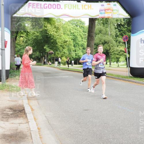 29.06.2025 - hella hamburg halbmarathon MichiJ http://msf.ph/oto/8195449 29.06.2025 10:20:31 Zwischen KM18-KM19 2460, 2851, 7880, 13754, 17322, 18177 meine-sportfotos.de