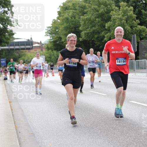 29.06.2025 - hella hamburg halbmarathon Jannik Wohlers http://msf.ph/oto/8195470 29.06.2025 10:24:37 Lombardsbrücke 1740, 2000, 2108, 2249, 3920, 4008, 4010, 4444, 5126, 7778, 8083, 9573, 11400, 11921, 14649, 15153, 15679, 15942, 17185, 17954, 18194, 18198 meine-sportfotos.de