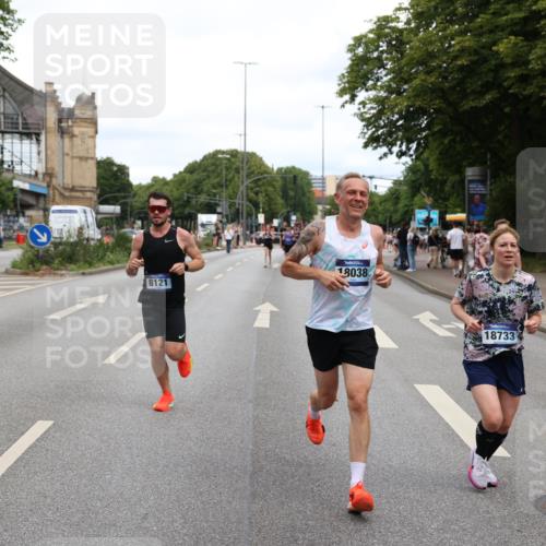 29.06.2025 - hella hamburg halbmarathon Yannick Fuchs http://msf.ph/oto/8195500 29.06.2025 10:31:36 20KM 1385, 1411, 1571, 3959, 4860, 4865, 5003, 5092, 5307, 5315, 5961, 6123, 6529, 7310, 7482, 7831, 8084, 8121, 8362, 9178, 9296, 9313, 10680, 10738, 11120, 11833, 13972, 14459, 14691, 14934, 15261, 15939, 16523, 17024, 17192, 17306, 17658, 17723, 18038, 18062, 18384, 18733, 18824 meine-sportfotos.de