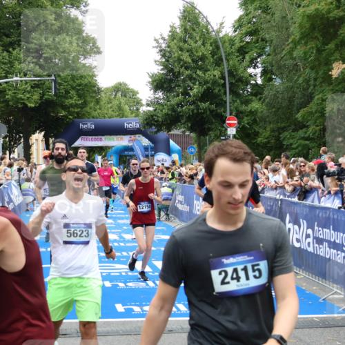29.06.2025 - hella hamburg halbmarathon Zöllner http://msf.ph/oto/8195548 29.06.2025 10:45:43 Ziel 5047, 6071, 6711, 8668, 11291, 11495, 12154, 14764, 15666, 16617, 17332, 17674, 18862, 18878 meine-sportfotos.de