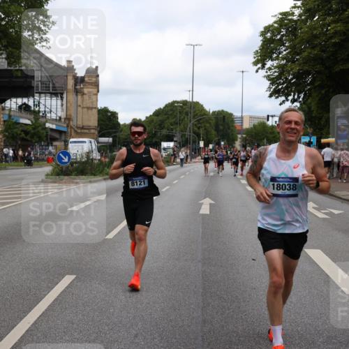 29.06.2025 - hella hamburg halbmarathon Yannick Fuchs http://msf.ph/oto/8195571 29.06.2025 10:31:36 20KM 1385, 1411, 1571, 3959, 4860, 4865, 5003, 5092, 5307, 5315, 5961, 6123, 6529, 7310, 7482, 7831, 8084, 8121, 8362, 9178, 9296, 9313, 10680, 10738, 11120, 11833, 13972, 14459, 14691, 14934, 15261, 15939, 16523, 17024, 17192, 17306, 17658, 17723, 18038, 18062, 18384, 18733, 18824 meine-sportfotos.de