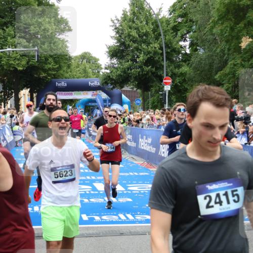 29.06.2025 - hella hamburg halbmarathon Zöllner http://msf.ph/oto/8195587 29.06.2025 10:45:43 Ziel 5047, 6071, 6711, 8668, 11291, 11495, 12154, 14764, 15666, 16617, 17332, 17674, 18862, 18878 meine-sportfotos.de