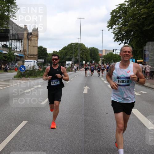 29.06.2025 - hella hamburg halbmarathon Yannick Fuchs http://msf.ph/oto/8195628 29.06.2025 10:31:36 20KM 1385, 1411, 1571, 3959, 4860, 4865, 5003, 5092, 5307, 5315, 5961, 6123, 6529, 7310, 7482, 7831, 8084, 8121, 8362, 9178, 9296, 9313, 10680, 10738, 11120, 11833, 13972, 14459, 14691, 14934, 15261, 15939, 16523, 17024, 17192, 17306, 17658, 17723, 18038, 18062, 18384, 18733, 18824 meine-sportfotos.de