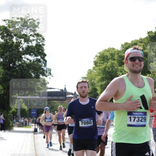 29.06.2025 - hella hamburg halbmarathon Jannik Wohlers http://msf.ph/oto/8195629 29.06.2025 09:46:31 Lombardsbrücke 1053, 1396, 1411, 1577, 3005, 5193, 5660, 7080, 7466, 7622, 7867, 8323, 10477, 10927, 11898, 12899, 13199, 13493, 13494, 13729, 14069, 14385, 14841, 14899, 15390, 16417, 16505, 16619, 16881, 17014, 17137, 17329, 18026, 18357, 18600, 18731, 18824, 18906, 18986 meine-sportfotos.de