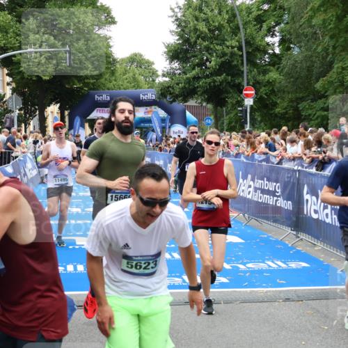29.06.2025 - hella hamburg halbmarathon Zöllner http://msf.ph/oto/8195639 29.06.2025 10:45:44 Ziel 5047, 6071, 6711, 11291, 11495, 12154, 14764, 15666, 16617, 17332, 17674, 18862, 18878 meine-sportfotos.de