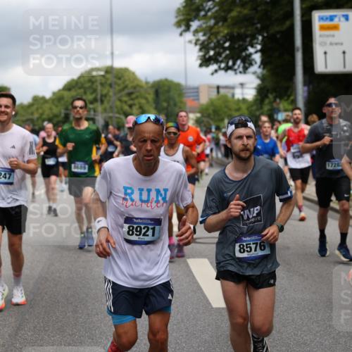29.06.2025 - hella hamburg halbmarathon Yannick Fuchs http://msf.ph/oto/8195654 29.06.2025 10:44:18 20KM 1119, 1216, 1321, 1399, 1630, 2020, 2234, 2788, 3296, 3414, 3852, 3947, 4127, 4247, 4933, 5447, 5894, 6125, 6282, 8153, 8313, 8576, 8657, 8689, 8899, 8921, 9031, 9303, 10371, 10480, 10750, 11455, 11975, 12203, 12235, 12527, 12733, 13225, 13282, 13463, 13609, 13758, 13812, 14562, 14794, 15620, 15950, 16000, 16242, 16403, 16732, 16806, 16887, 17247, 17282, 17319, 18228, 18229, 18451, 18499, 18657, 18658, 18811, 18884 meine-sportfotos.de