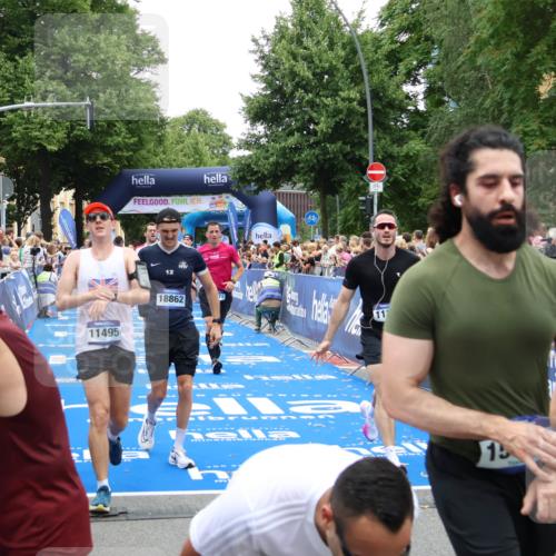 29.06.2025 - hella hamburg halbmarathon Zöllner http://msf.ph/oto/8195722 29.06.2025 10:45:45 Ziel 4854, 5047, 6071, 6711, 11291, 11495, 13975, 14374, 14764, 16617, 17332, 17674, 17835, 18862 meine-sportfotos.de