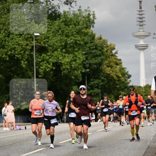 29.06.2025 - hella hamburg halbmarathon Dr. Thomas Lammeyer http://msf.ph/oto/8195724 29.06.2025 10:11:24 Kennedybrücke 1993, 4262, 4502, 5287, 5807, 5845, 5926, 6517, 6518, 6833, 7503, 8585, 10283, 10700, 10703, 11114, 11394 meine-sportfotos.de