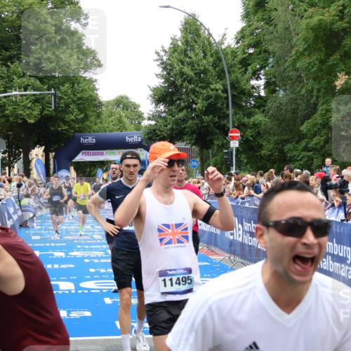 29.06.2025 - hella hamburg halbmarathon Zöllner http://msf.ph/oto/8195768 29.06.2025 10:45:46 Ziel 4854, 5047, 6071, 6711, 13975, 14374, 14764, 16617, 17332, 17674, 17835, 18862 meine-sportfotos.de