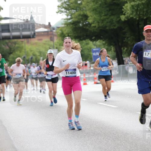 29.06.2025 - hella hamburg halbmarathon Jannik Wohlers http://msf.ph/oto/8195782 29.06.2025 10:24:38 Lombardsbrücke 1740, 2000, 2249, 3920, 4008, 4010, 5126, 7778, 8083, 9573, 11400, 11921, 14649, 15153, 15679, 15942, 17185, 17954, 18194, 18198 meine-sportfotos.de