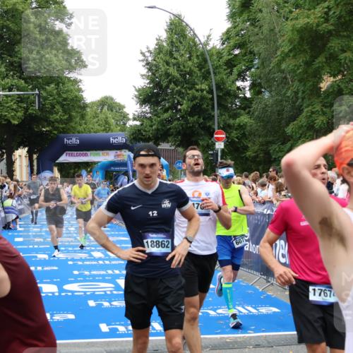 29.06.2025 - hella hamburg halbmarathon Zöllner http://msf.ph/oto/8195800 29.06.2025 10:45:47 Ziel 4854, 5047, 6071, 6290, 6711, 13975, 14374, 14764, 16617, 17332, 17674, 17835 meine-sportfotos.de