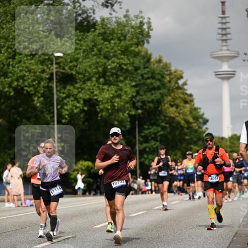 29.06.2025 - hella hamburg halbmarathon Dr. Thomas Lammeyer http://msf.ph/oto/8195917 29.06.2025 10:11:24 Kennedybrücke 1993, 4262, 4502, 5287, 5807, 5845, 5926, 6517, 6518, 6833, 7503, 8585, 10283, 10700, 10703, 11114, 11394 meine-sportfotos.de