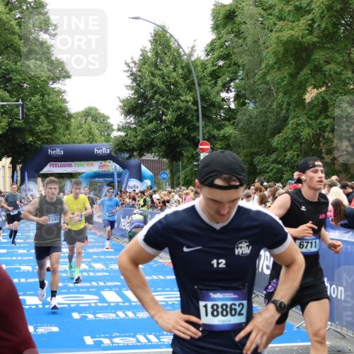 29.06.2025 - hella hamburg halbmarathon Zöllner http://msf.ph/oto/8195975 29.06.2025 10:45:49 Ziel 4345, 4854, 5047, 6290, 6711, 7385, 13975, 14374, 16617, 17332, 17835 meine-sportfotos.de