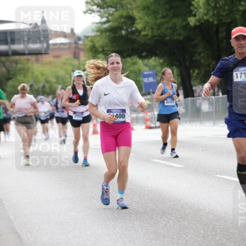 29.06.2025 - hella hamburg halbmarathon Jannik Wohlers http://msf.ph/oto/8195988 29.06.2025 10:24:38 Lombardsbrücke 1740, 2000, 2249, 3920, 4008, 4010, 5126, 7778, 8083, 9573, 11400, 11921, 14649, 15153, 15679, 15942, 17185, 17954, 18194, 18198 meine-sportfotos.de