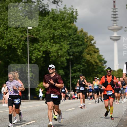 29.06.2025 - hella hamburg halbmarathon Dr. Thomas Lammeyer http://msf.ph/oto/8196017 29.06.2025 10:11:24 Kennedybrücke 1993, 4262, 4502, 5287, 5807, 5845, 5926, 6517, 6518, 6833, 7503, 8585, 10283, 10700, 10703, 11114, 11394 meine-sportfotos.de