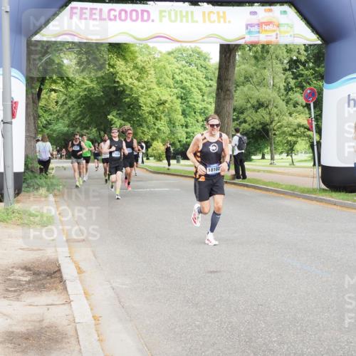 29.06.2025 - hella hamburg halbmarathon MichiJ http://msf.ph/oto/8196170 29.06.2025 10:20:47 Zwischen KM18-KM19 15835, 19118 meine-sportfotos.de