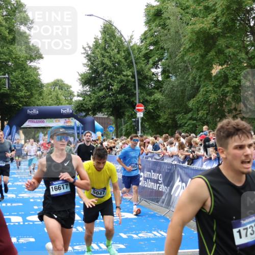 29.06.2025 - hella hamburg halbmarathon Zöllner http://msf.ph/oto/8196196 29.06.2025 10:45:52 Ziel 3477, 4345, 4854, 5047, 6290, 7385, 10792, 11821, 13975, 14374, 16617, 16624, 17835 meine-sportfotos.de