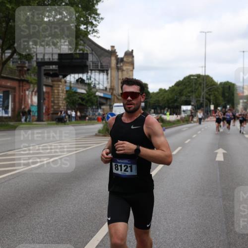 29.06.2025 - hella hamburg halbmarathon Yannick Fuchs http://msf.ph/oto/8196200 29.06.2025 10:31:37 20KM 1385, 1411, 1571, 3959, 4860, 4865, 5003, 5092, 5307, 5315, 5961, 6123, 6529, 7310, 7482, 7831, 8084, 8121, 8362, 9178, 9296, 9313, 10680, 10738, 11120, 11833, 13972, 14459, 14691, 14934, 15261, 15939, 16523, 17024, 17192, 17306, 17658, 17723, 18038, 18062, 18384, 18733, 18824 meine-sportfotos.de