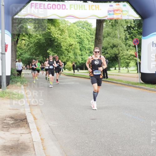 29.06.2025 - hella hamburg halbmarathon MichiJ http://msf.ph/oto/8196218 29.06.2025 10:20:47 Zwischen KM18-KM19 15835, 19118 meine-sportfotos.de