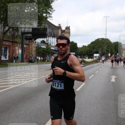 29.06.2025 - hella hamburg halbmarathon Yannick Fuchs http://msf.ph/oto/8196251 29.06.2025 10:31:37 20KM 1385, 1411, 1571, 3959, 4860, 4865, 5003, 5092, 5307, 5315, 5961, 6123, 6529, 7310, 7482, 7831, 8084, 8121, 8362, 9178, 9296, 9313, 10680, 10738, 11120, 11833, 13972, 14459, 14691, 14934, 15261, 15939, 16523, 17024, 17192, 17306, 17658, 17723, 18038, 18062, 18384, 18733, 18824 meine-sportfotos.de