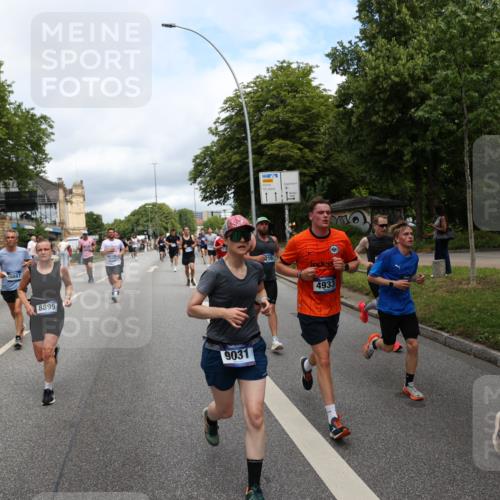 29.06.2025 - hella hamburg halbmarathon Yannick Fuchs http://msf.ph/oto/8196312 29.06.2025 10:44:21 20KM 1119, 1216, 1321, 1399, 1507, 1630, 2020, 2234, 2788, 3296, 3852, 3947, 4127, 4247, 4933, 5447, 5894, 6125, 6282, 7176, 8153, 8313, 8576, 8657, 8689, 8899, 8921, 9031, 9303, 10371, 10480, 10750, 11356, 11455, 11607, 11975, 12203, 12235, 12527, 12624, 12733, 13282, 13463, 13609, 13758, 13812, 14257, 14562, 14794, 15620, 15803, 15950, 16000, 16242, 16716, 16732, 16806, 16887, 17247, 17282, 17319, 18066, 18228, 18229, 18370, 18451, 18499, 18657, 18658, 18811, 18884 meine-sportfotos.de