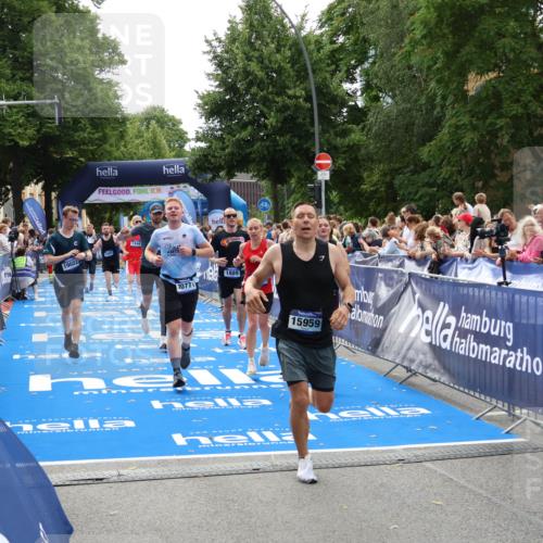 29.06.2025 - hella hamburg halbmarathon Zöllner http://msf.ph/oto/8196385 29.06.2025 10:35:34 Ziel 1344, 1889, 4050, 5269, 10384, 10771, 15959, 16695, 16811, 17612, 17826, 19022 meine-sportfotos.de