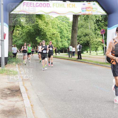 29.06.2025 - hella hamburg halbmarathon MichiJ http://msf.ph/oto/8196402 29.06.2025 10:20:48 Zwischen KM18-KM19 15835, 18102, 19118 meine-sportfotos.de