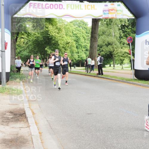29.06.2025 - hella hamburg halbmarathon MichiJ http://msf.ph/oto/8196412 29.06.2025 10:20:48 Zwischen KM18-KM19 15835, 18102, 19118 meine-sportfotos.de