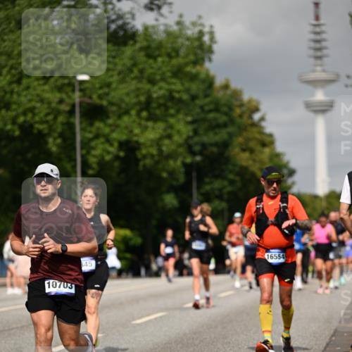 29.06.2025 - hella hamburg halbmarathon Dr. Thomas Lammeyer http://msf.ph/oto/8196494 29.06.2025 10:11:26 Kennedybrücke 1993, 4262, 4502, 5242, 5287, 5807, 5845, 5926, 6517, 6518, 6707, 6713, 6715, 6833, 7503, 8585, 10283, 10700, 10703, 11114, 11394 meine-sportfotos.de